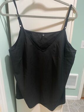 Black V-Neck Camisole Tank Top - Women